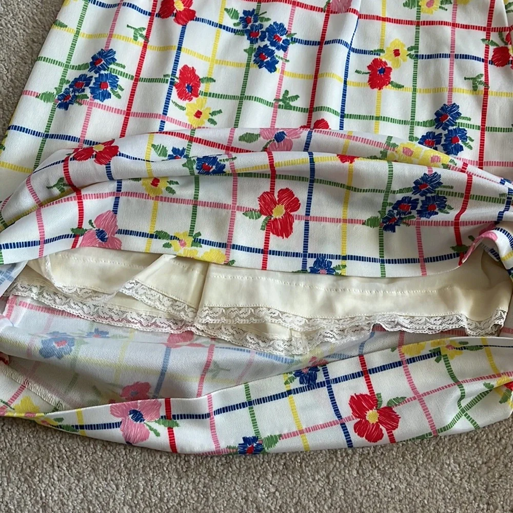 SOLD Vintage 80s David Smith floral patterned skirt, size 12 - Picture 5 of 7